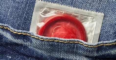 OWO - oralno brez kondoma Spolni zmenki Magburaka